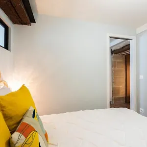 Charming - Marais Quarter - 6p - 2bdr - Center Of Parijs